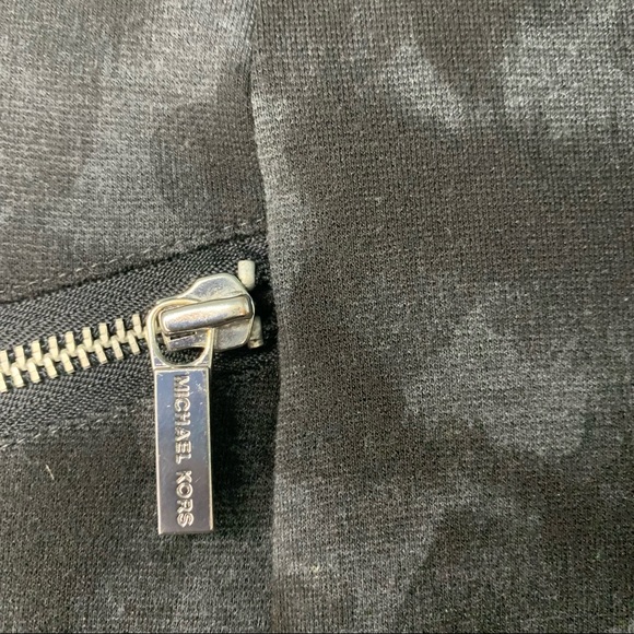 MICHAEL KORS Blue Black Animal Print Pencil Skirt Modern Gold Zippers - Picture 3 of 5